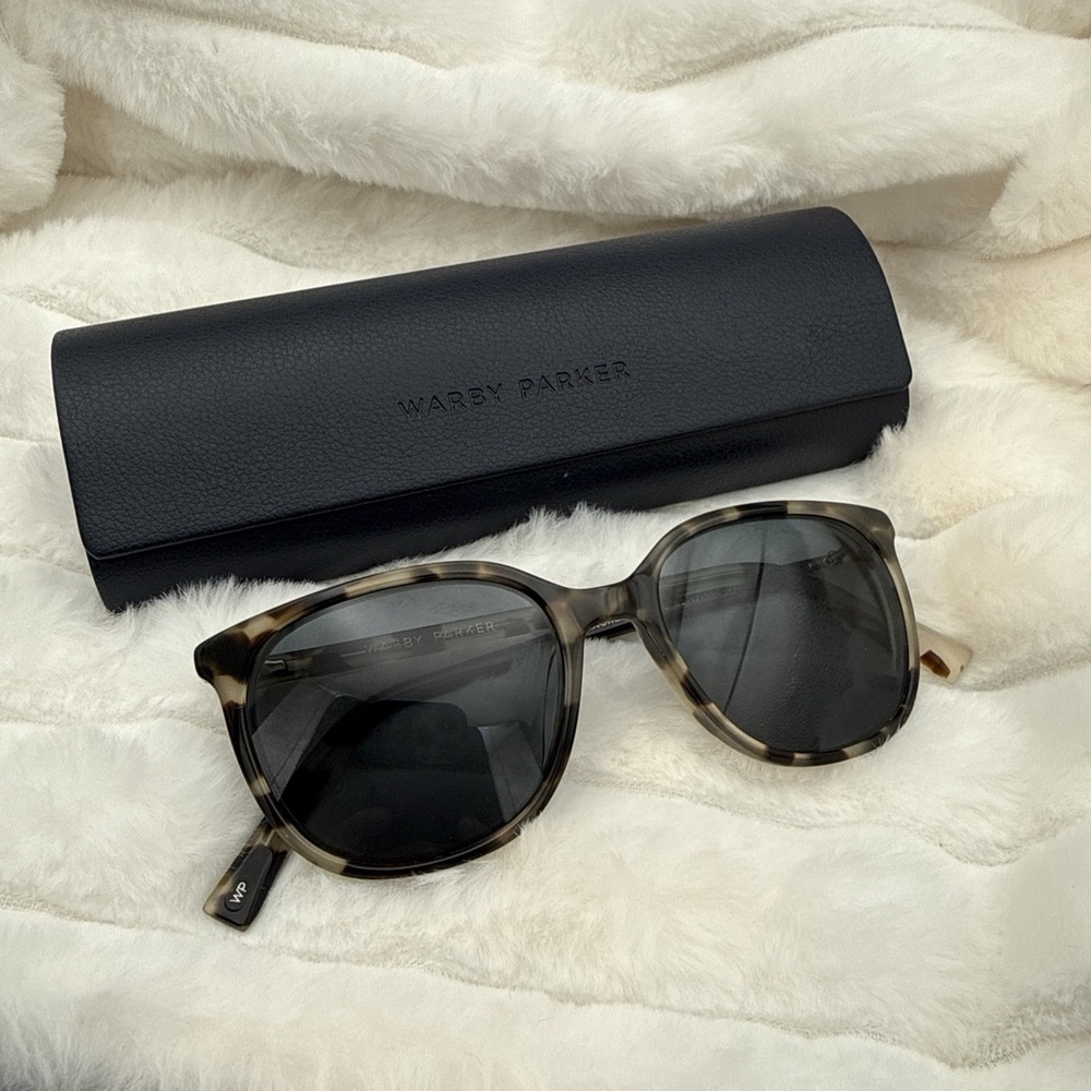 WARBY PARKER LAUREL M 245 - 52/17/140 ROUND TORTOISE FRAMES W/ GRAY LENS & CASE